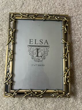 ELSA Antique Gold Vine Photo Frame